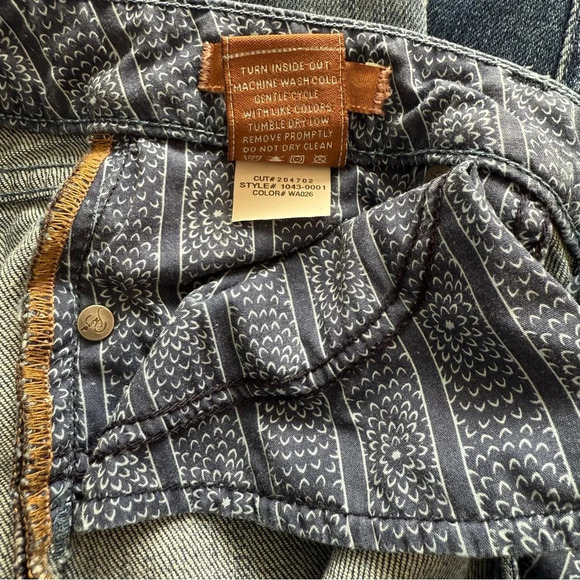 Paige Premium Dark Denim Roxbury Stretch Mid-rise Distressed Straight Leg 29 EUC - Picture 11 of 13